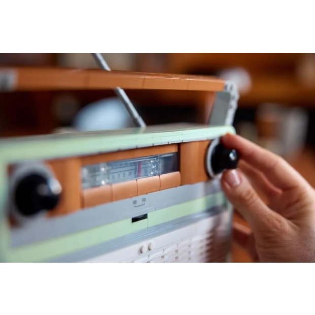 LEGO  Icons 10334 Retro Portable Radio-10142486