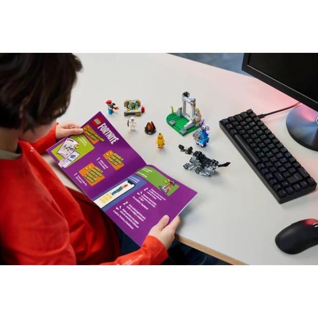 LEGO FORTNITE 77075 PEELY & SPARKPLUG'S CAMP-10806254