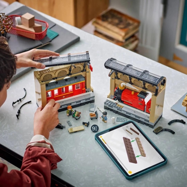 LEGO HARRY POTTER 76450 BOOK NOOK: HOGWLEGO ARTS™ EXPRESS-10806524