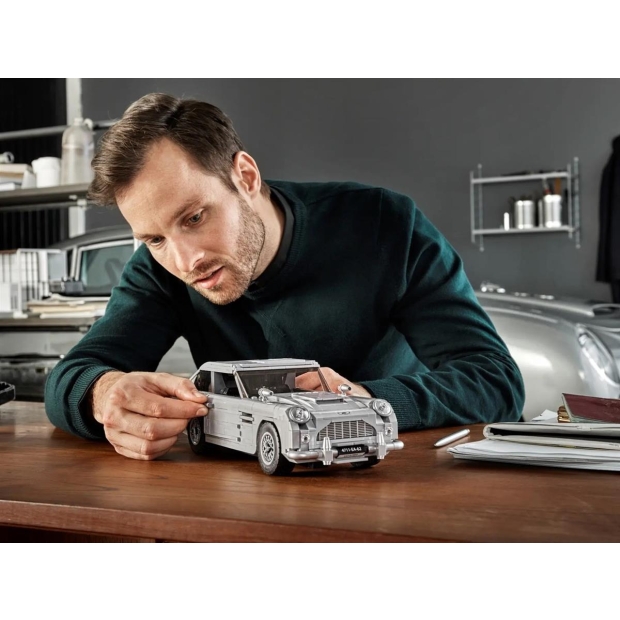 LEGO Creator Expert - James Bond Aston Martin DB5-8352126