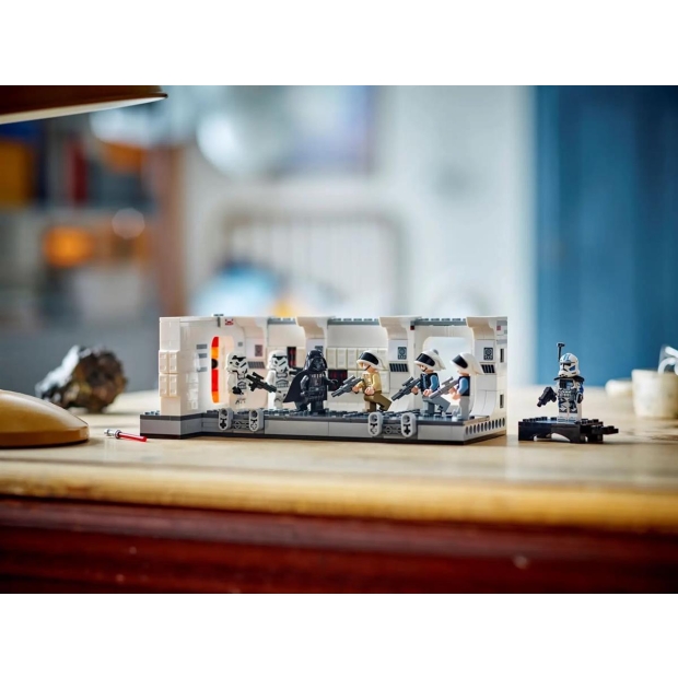 LEGO Star Wars 75387 Wejście na pokład statku kosmicznego Tantive IV-8352827