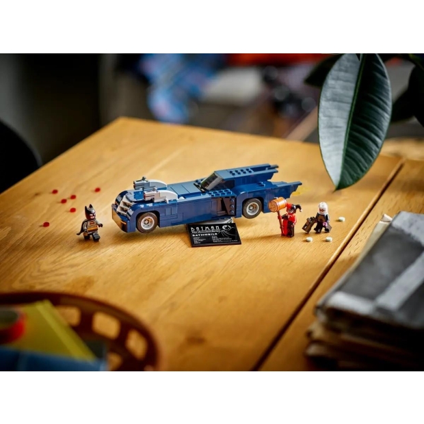 LEGO Super Heroes 76274 Batman z batmobilem kontra Harley Quinn i Mr. Freeze-8718347