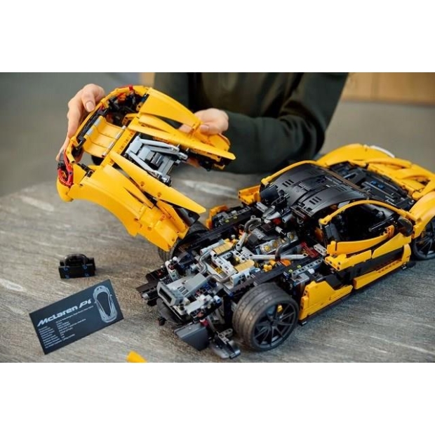 LEGO TECHNIC 42172 McLaren P1-8804879