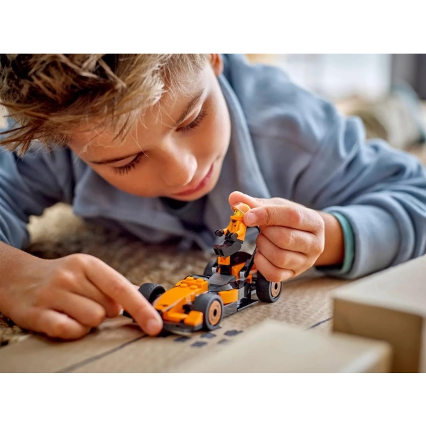 LEGO CITY 60442 F1 Kierowca i bolid McLaren-9738752